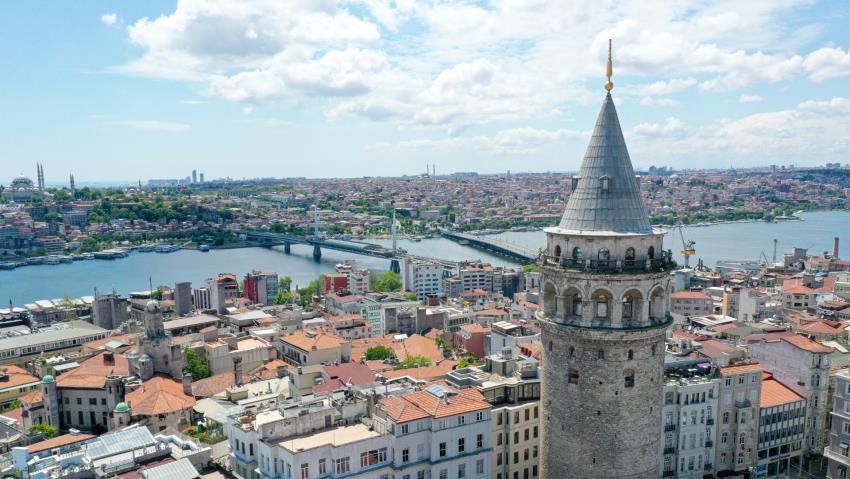 Istanbul Berlakukan Kembali Pembatasan Pertemuan Untuk Perangi Penyebaran COVID-19